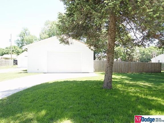 2nd image of 2215 S 57th St