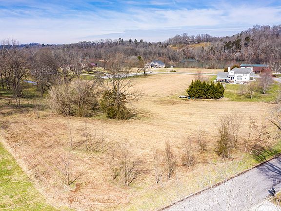 2nd image of 13 Broad River Ln
