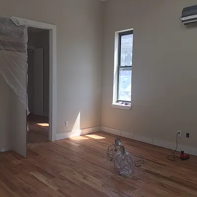 Rented by Nooklyn NYC LLC | media 53