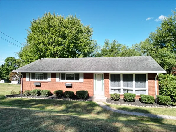 621 Whistler Dr, Rochester, PA 15074