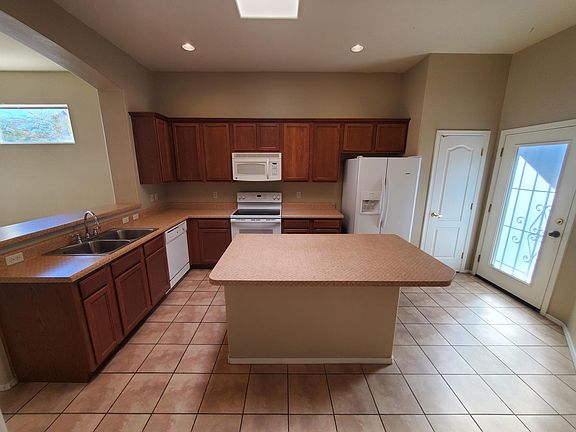 3rd image of 2213 W Morning Dream Ln
