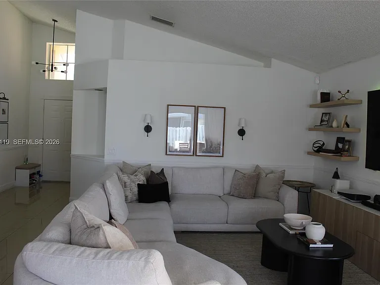 312 Bridgeton Rd — Photo 5