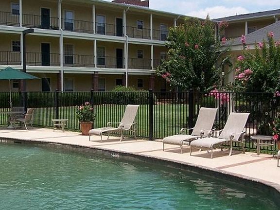 Gorgeous Pool and Hot Tub