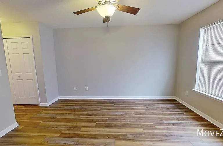 255 Luzelle Dr — Photo 21