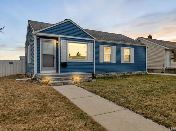 2055 New York Ave, Lincoln Park, MI 48146