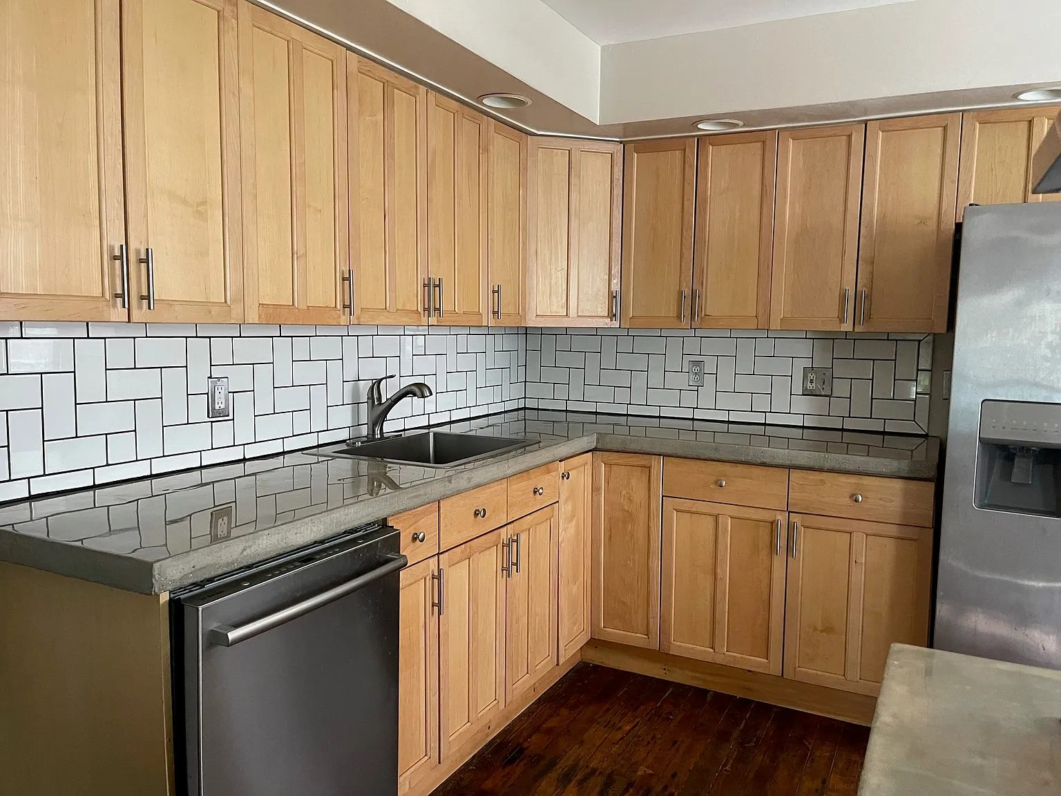 3 bed, 1.5 bath, 1092 sqft, $3,000 — Photo 4