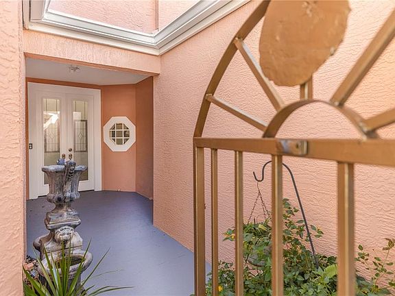 4th image of 8023 SAINT ANDREWS WAY