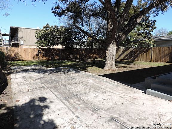 5th image of 223 W Dickson Ave