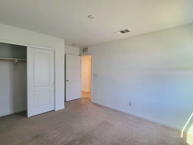 3807 E Summit Ave — Photo 44
