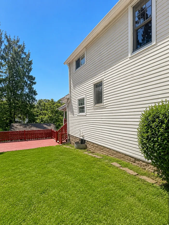 3 bed, 1.0 bath, $1,500 — Photo 2