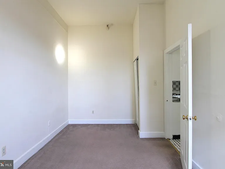 100 E Price St #1G — Photo 13