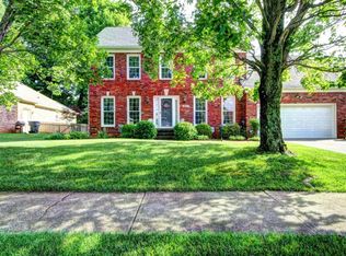 9415 Farmstead Ln, Louisville, KY 40291