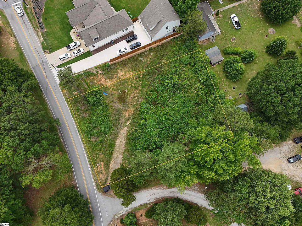 1st image of 136 McCall Rd