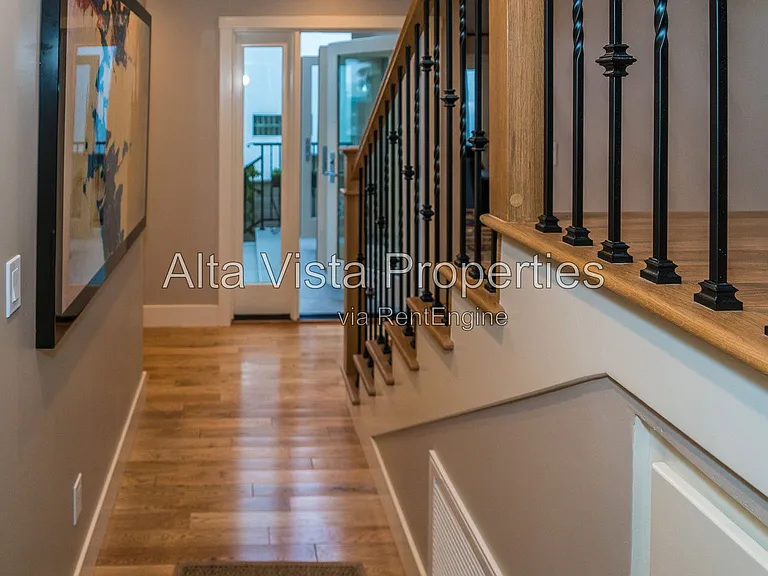 5606 Dolphin Pl — Photo 21