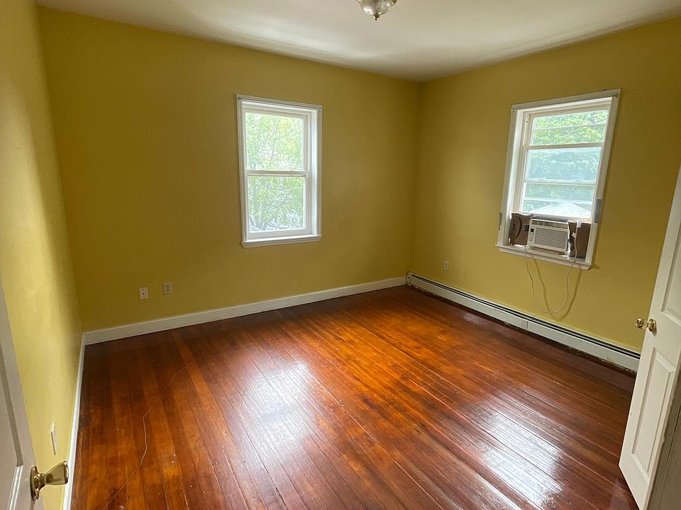 1st image of 34 Lenox Ave Floor 2
