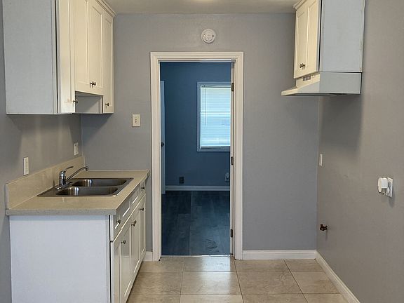 5th image of 10720 Long Beach Blvd #13