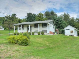 208 Thunder Rd, Pembroke, VA 24136