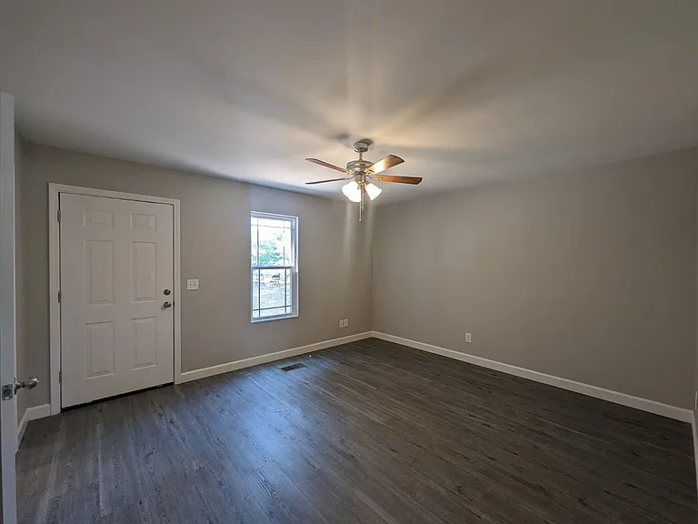 2230 Lyon St — Photo 6