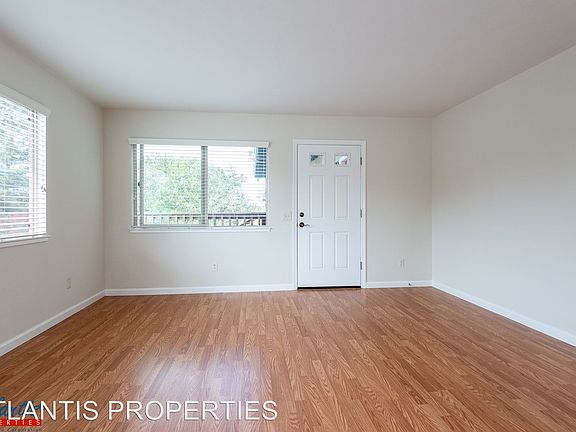 4th image of 985 30th Ave APT 03