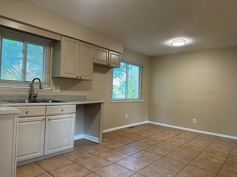 6502 Sally Ct — Photo 9