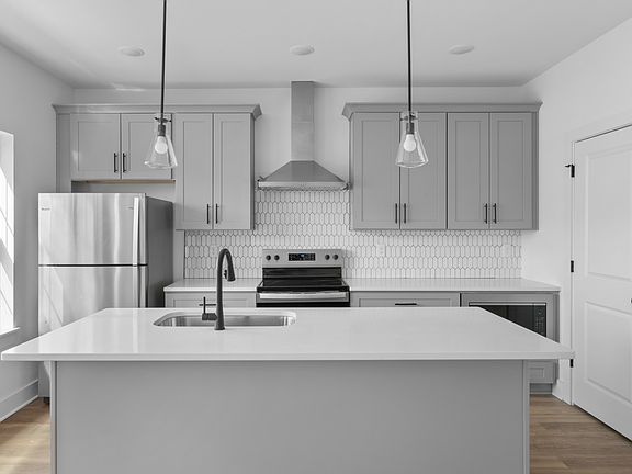 5th image of 700 N Dupont Ave #328