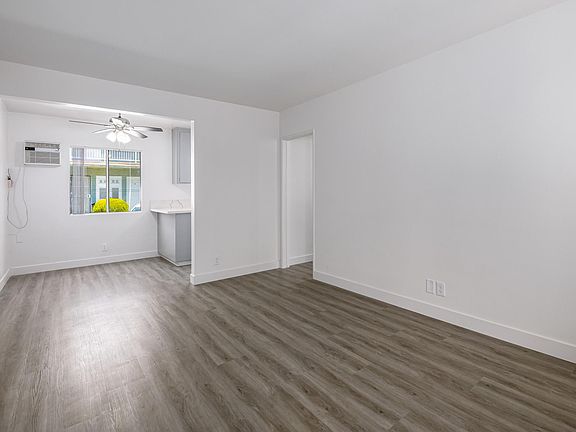 3rd image of 6165 Coldwater Canyon Ave #3A