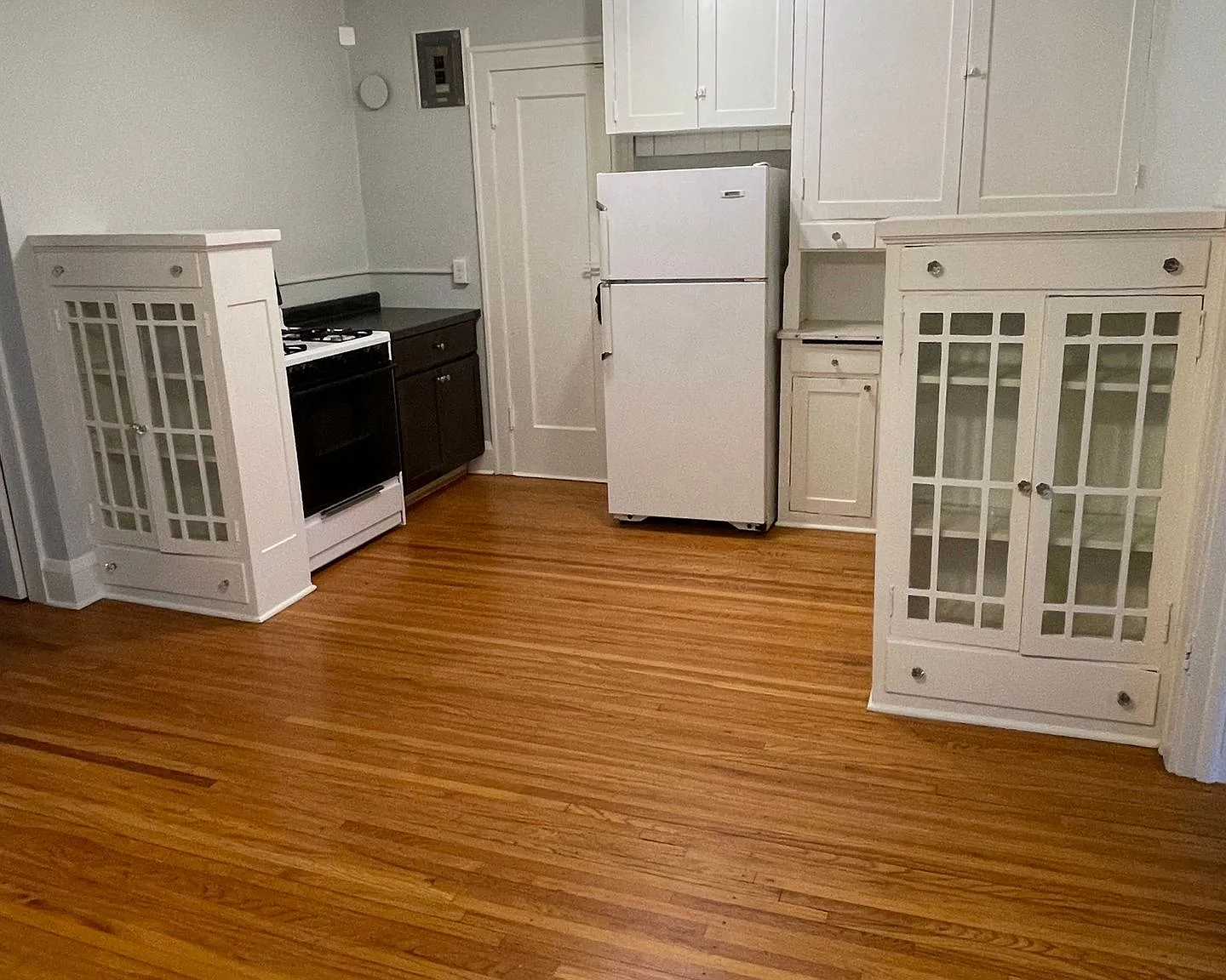 1506 Grand Apartments — Photo 3