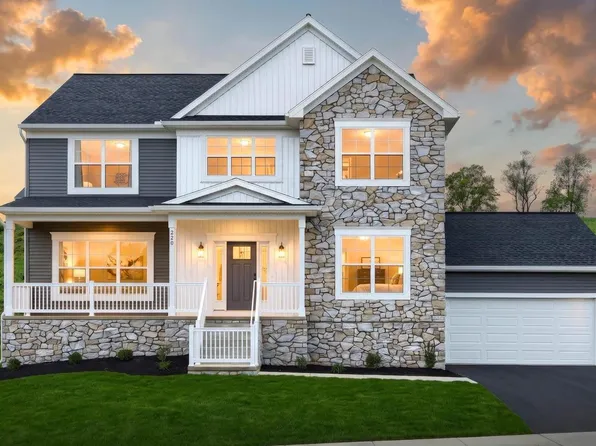 220 Copper Ridge Dr, Newmanstown, PA 17073