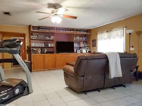 3rd image of 1223 W Altena Ave
