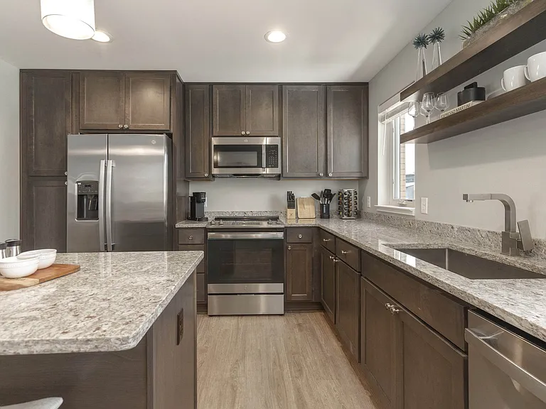 Woodview Commons — Photo 31