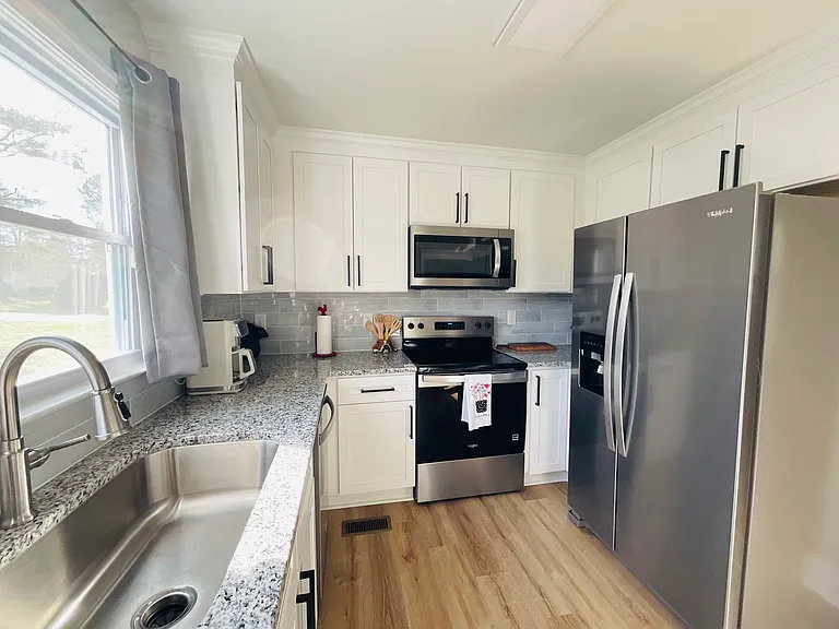 363 Elmwood Dr — Photo 13