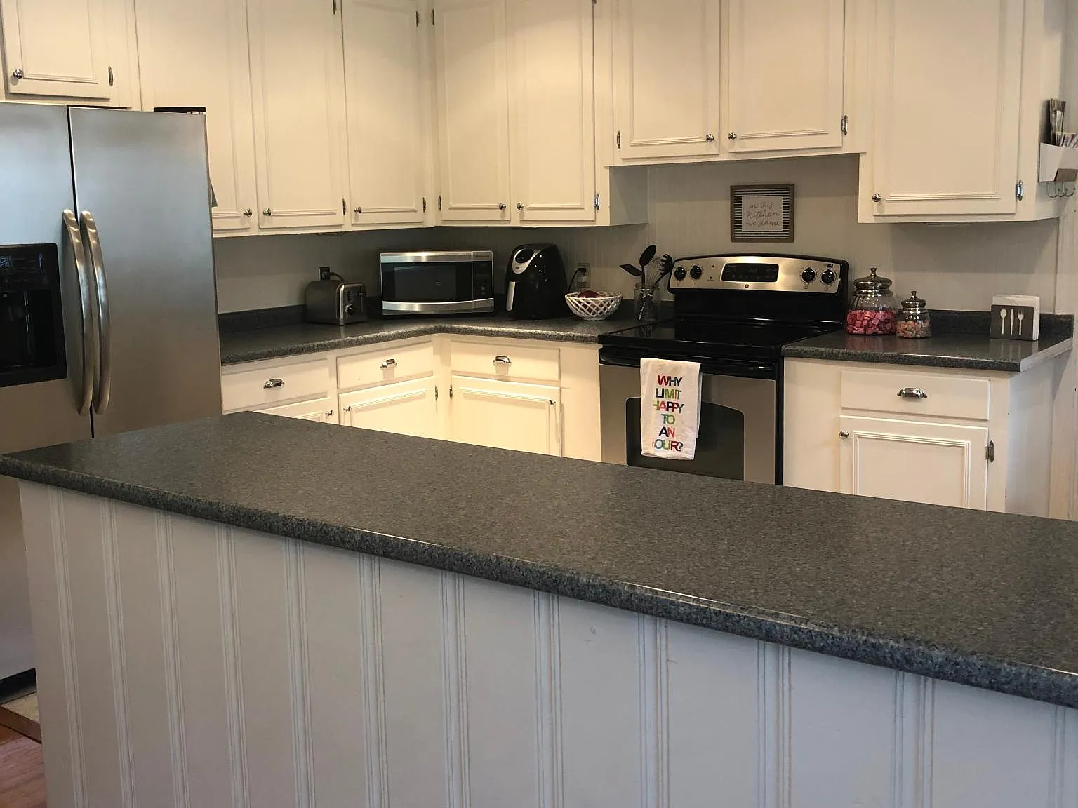 3 bed, 1.5 bath, 1570 sqft, $2,850 — Photo 3