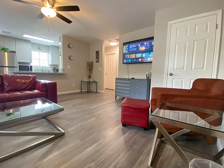 523 B St #1 — Photo 3