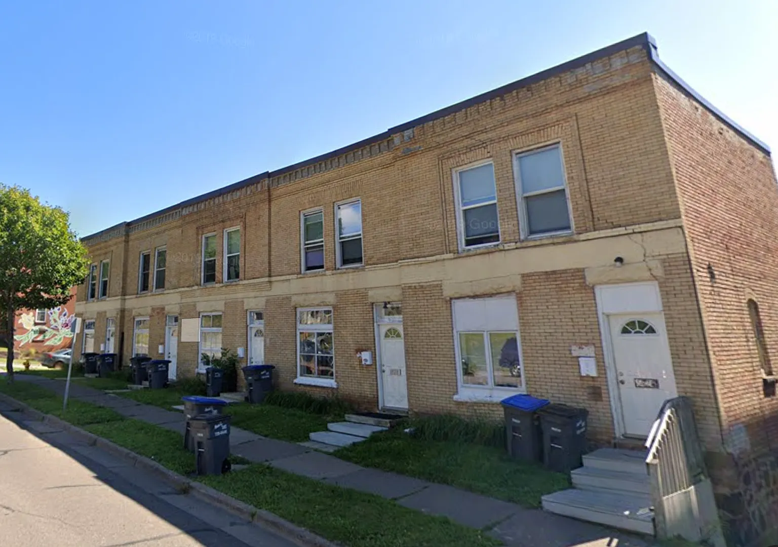 Duluth MN - 4 Bed - 1 Bath — Photo 2