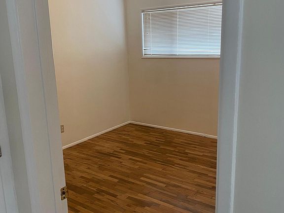 5th image of 1314 Manhattan Beach Blvd