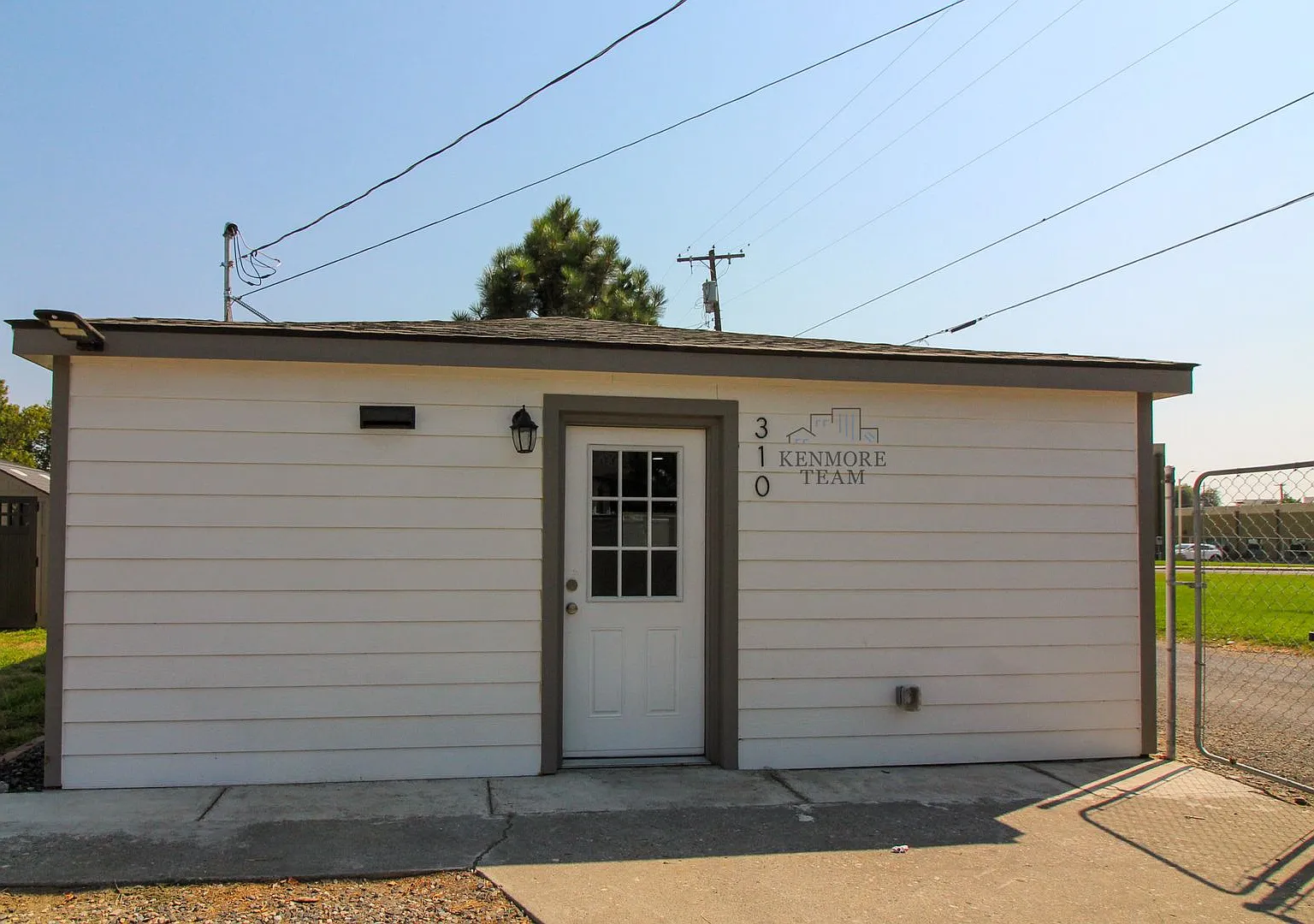 Updated Studio Home in Pasco — Photo 1