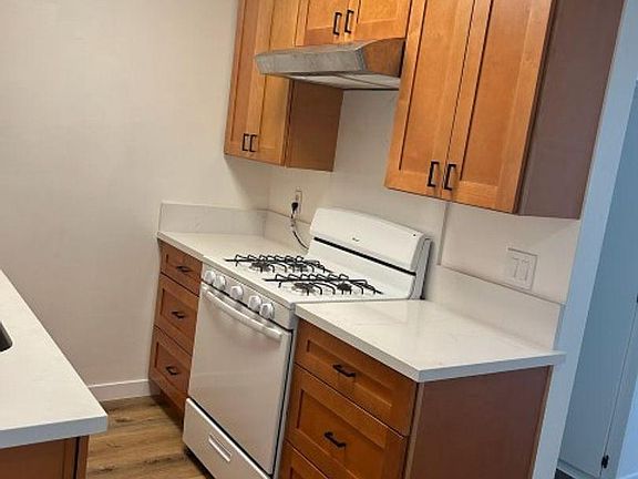 5th image of 4015 W 132nd St APT 104