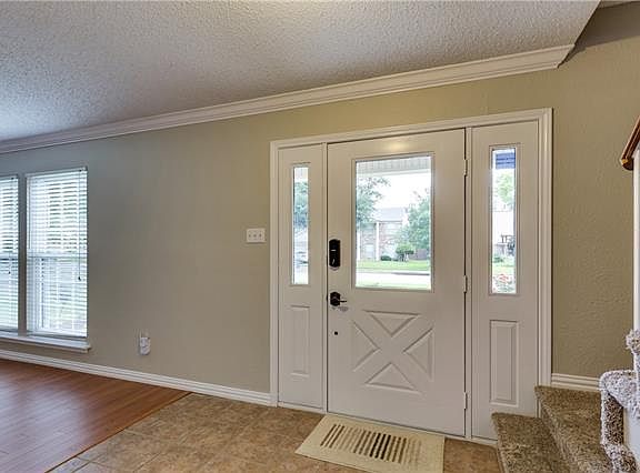 5th image of 200 Wooddale Dr