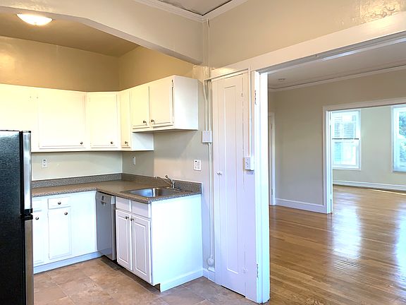 2nd image of 2300 Webster St APT 102