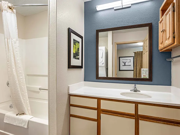 1 Bedroom Suite - 2 Queen Beds