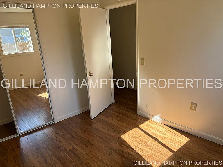 725 SW 7th St — Photo 38