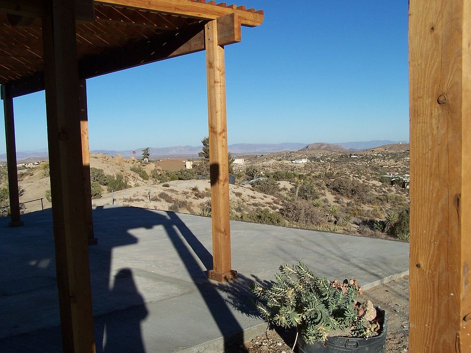 Fabulous Back patio and views!!