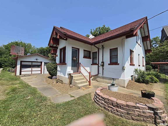 3rd image of 210 Fort Edwards Dr