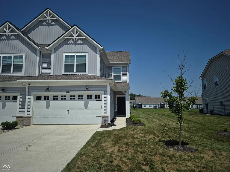 10608 Mangrove Dr — Photo 2