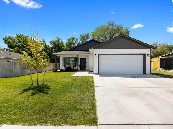 1293 Lucy Ave, Benton City, WA 99320