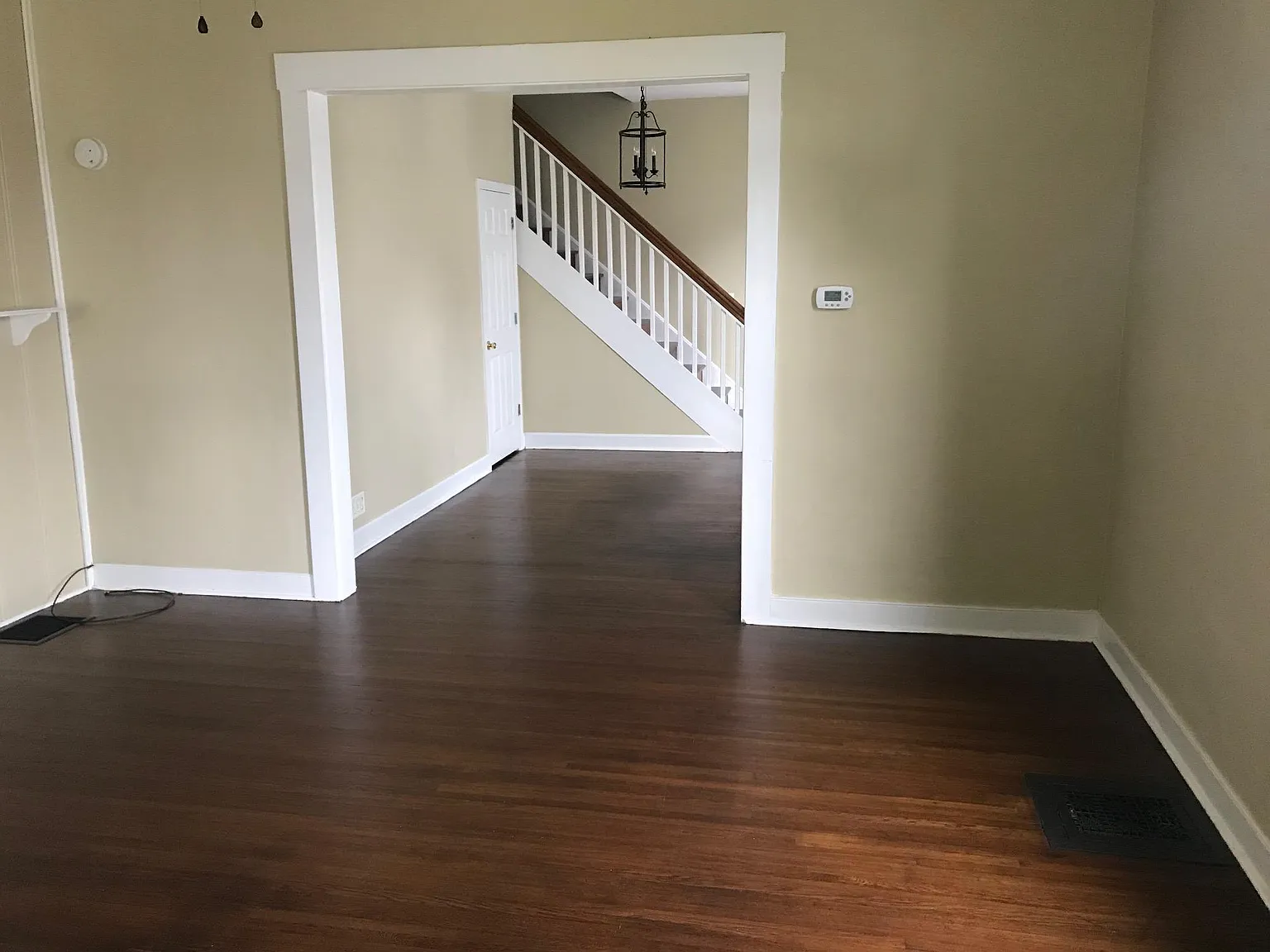 930 Ash St — Photo 4