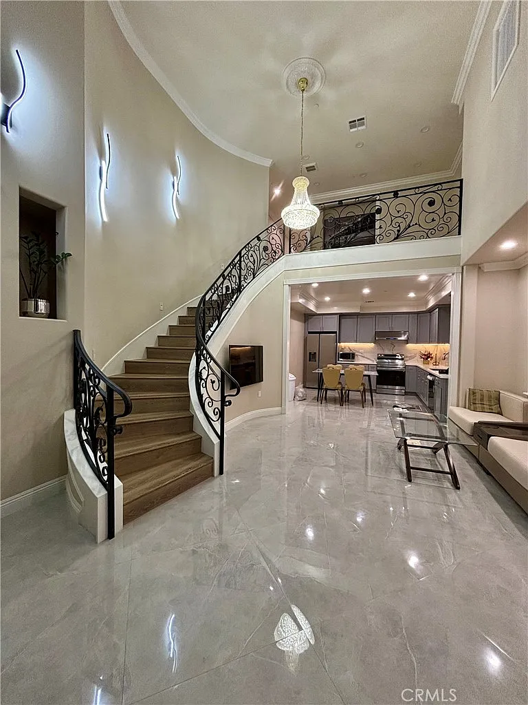 4 bed, 2100 sqft, $5,990 — Photo 1