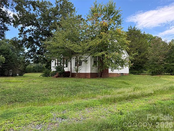 3rd image of 2607 20th Street Ln NE