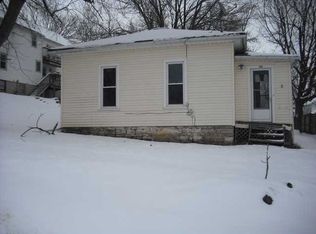 405 N Sales St, Anamosa, IA 52205