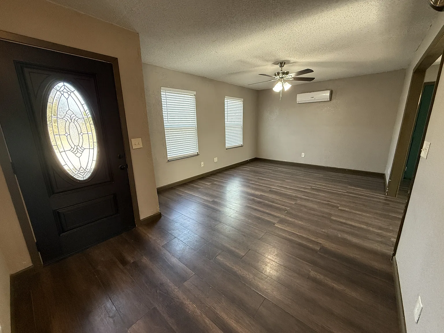 1452 County Road 182 - C — Photo 2